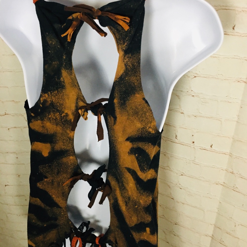 ✝️ Open Back Cross Tank💟 - Picture 5 of 16